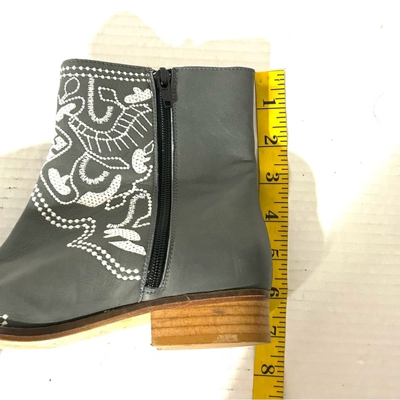 PLOMO Embroidered Leather Ankle Boots Made In Spain Grey Zipper Size 36 US 5.5-6 - Picture 10 of 12